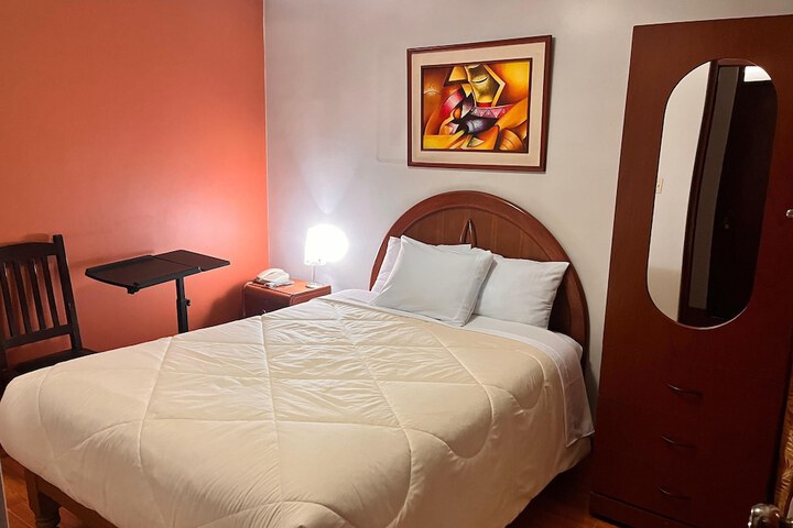 Room 2 of 8