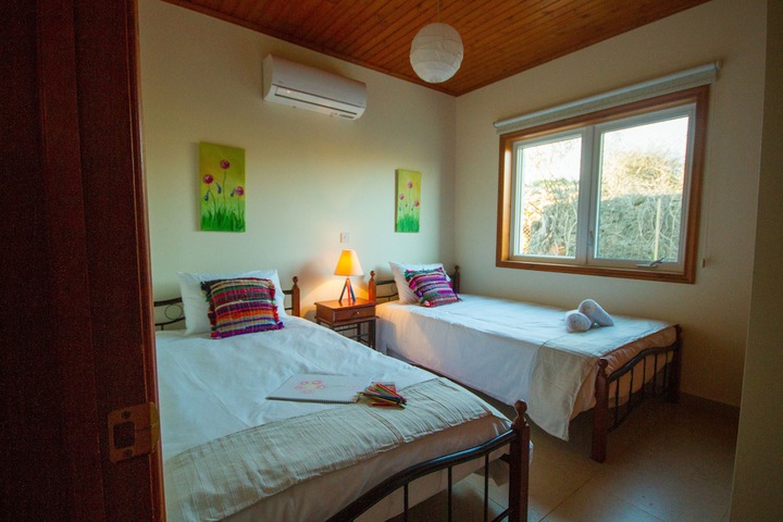 Room 11 of 30