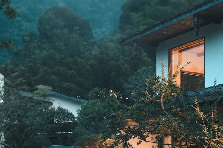 Emeishan Hetang Yunqi Tangquan Homestay in Leshan