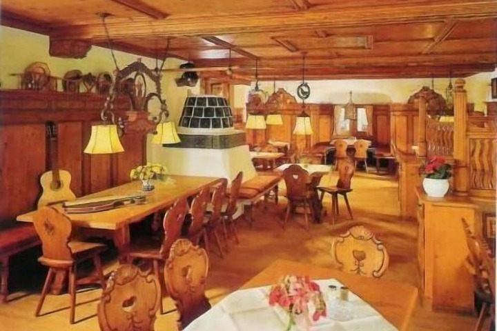 Dining Photos