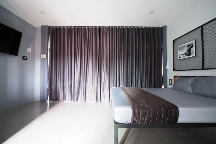 Room 18 of 18