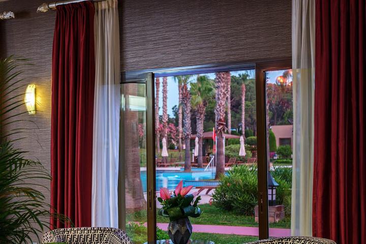 Entrance & Lobby