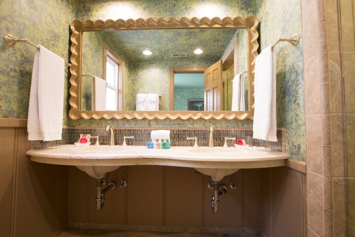 Bathroom sink