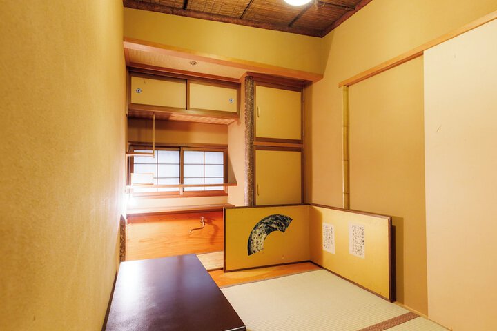 Room 18 of 175