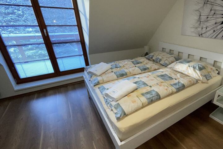 Room 74 of 194
