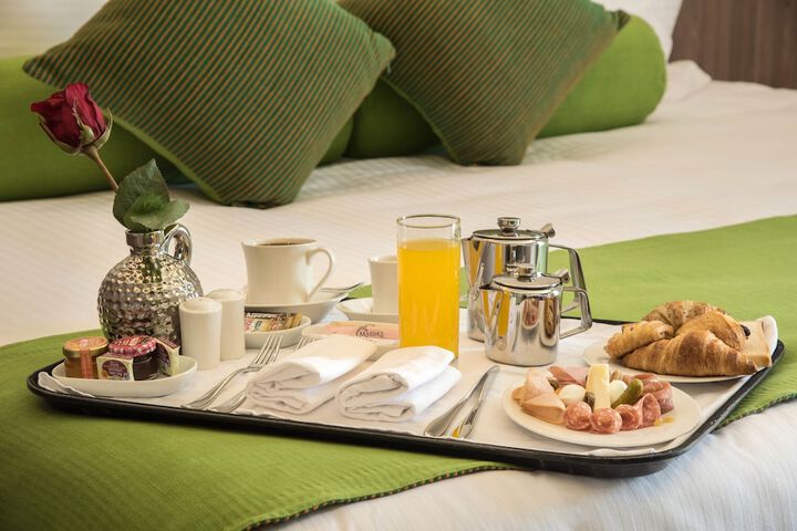Breakfast/Coffee Service 80 of 97