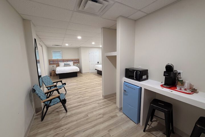 Room 64 of 103