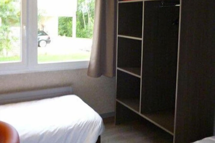 Room 10 of 41