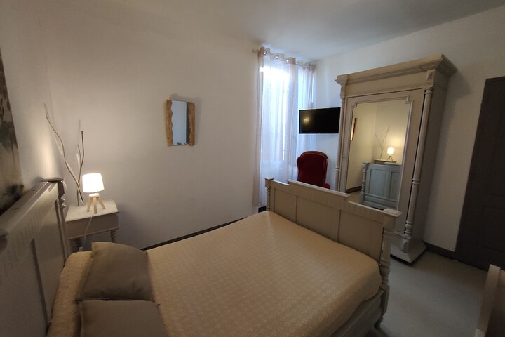 Room 32 of 71