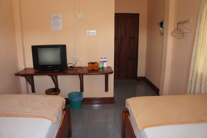 Room 12 of 26