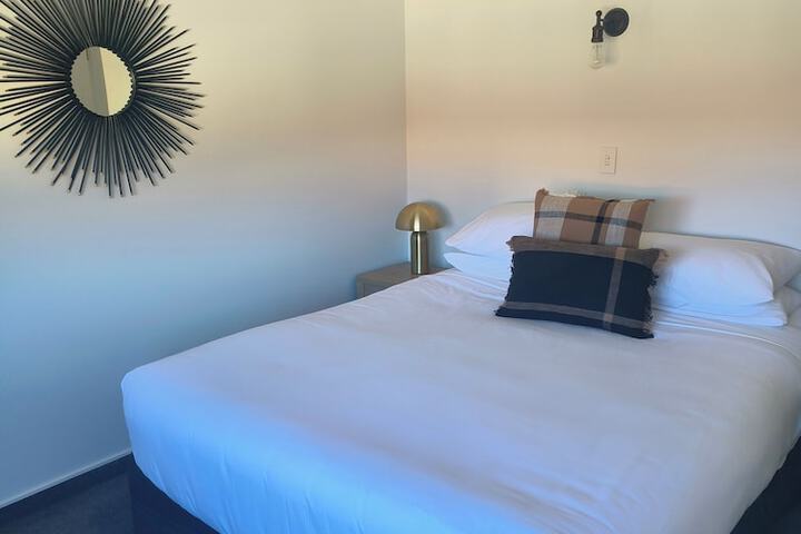 Room 4 of 85