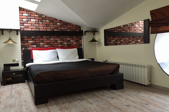 Room 8 of 58
