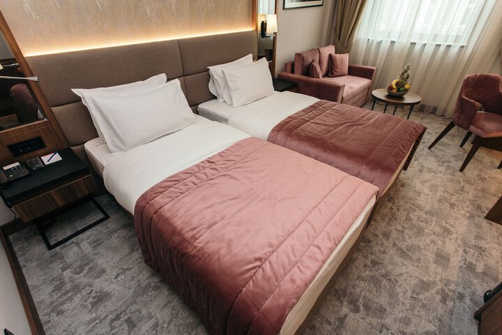 Room 22 of 65