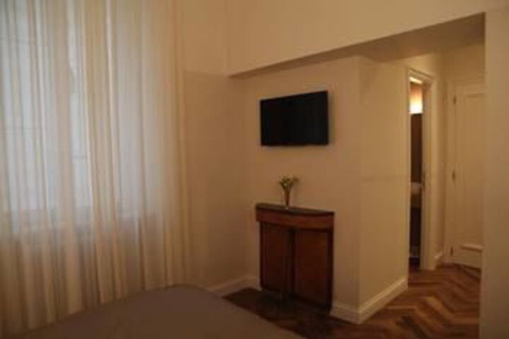 Room 15 of 25