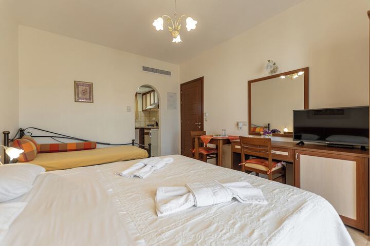 Room 10 of 90