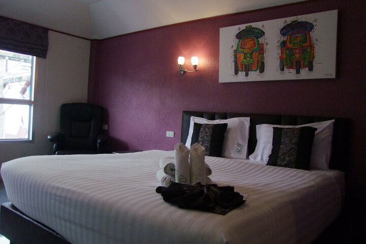 Room 23 of 83