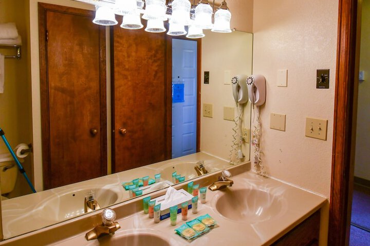 Room 51 of 82