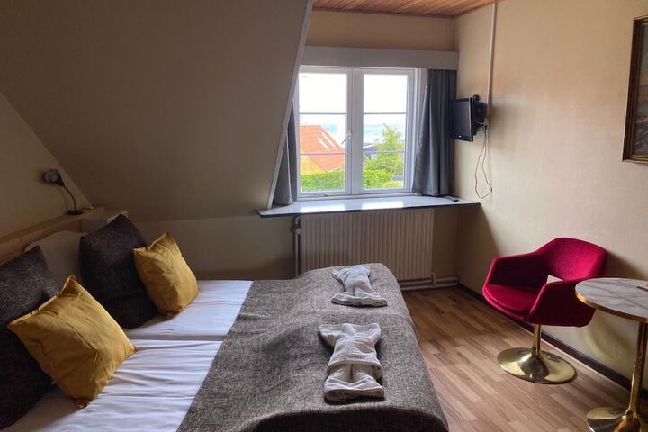 Room 13 of 62