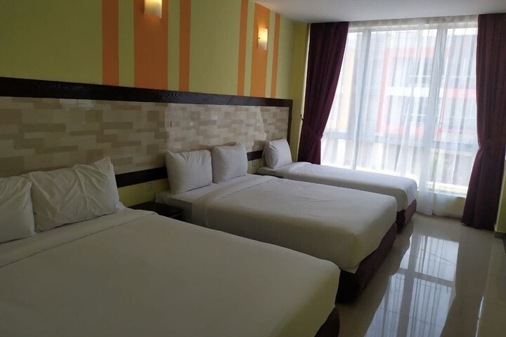 Room 20 of 33