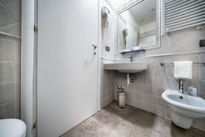 Room 26 of 36