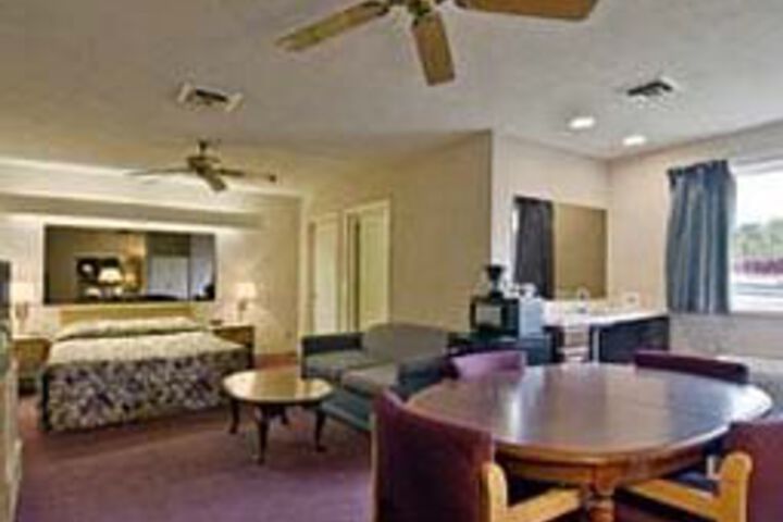 Room 10 of 16