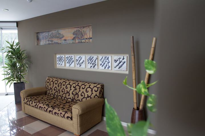 Entrance & Lobby