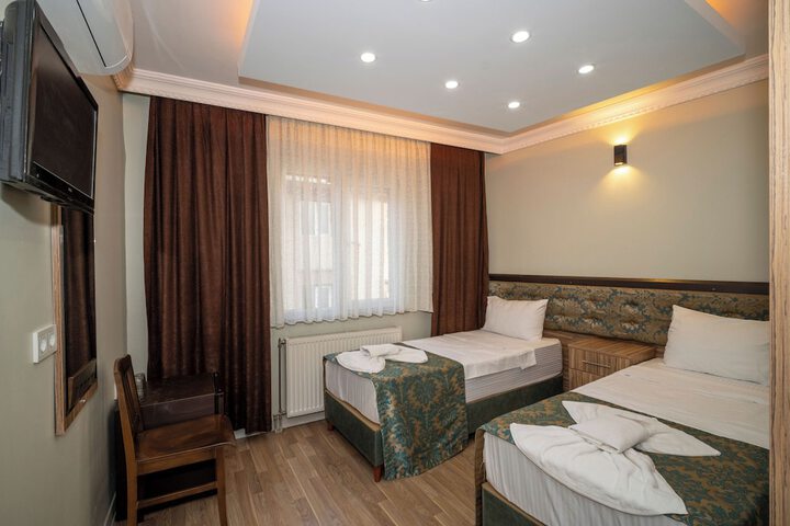 Room 42 of 90