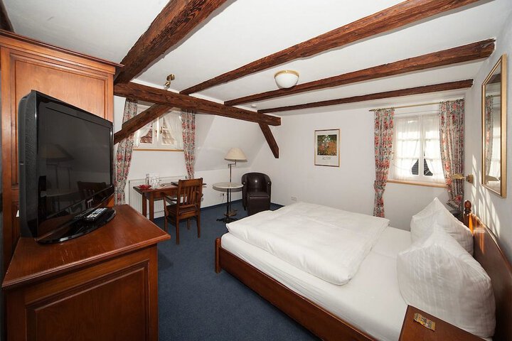 Room 2 of 21