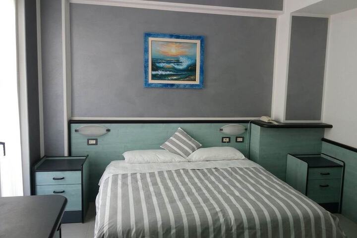 Room 7 of 17