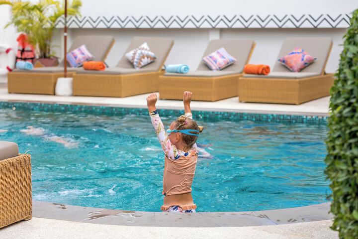 Pool 80 of 133