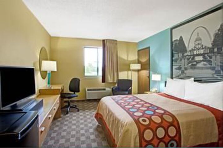 Room 32 of 48