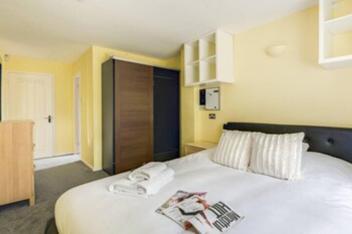Room 33 of 35