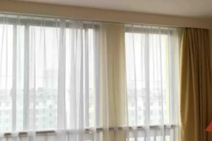 Room 7 of 13