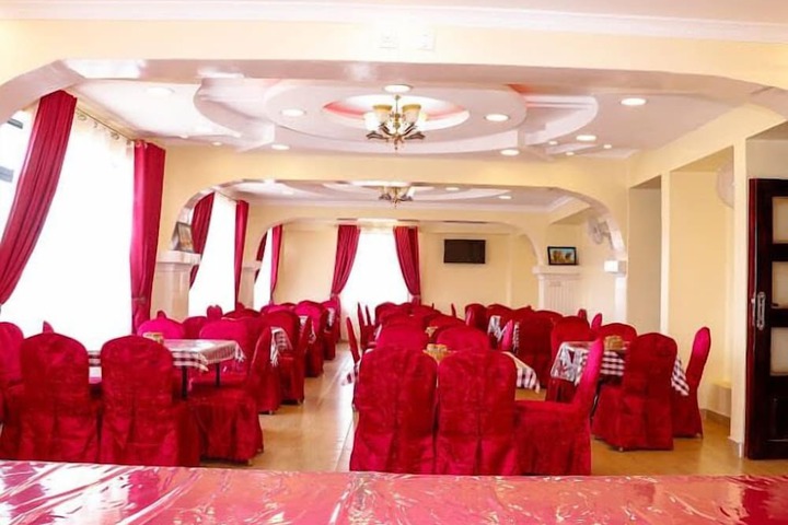 Ballroom/Hall 25 of 30