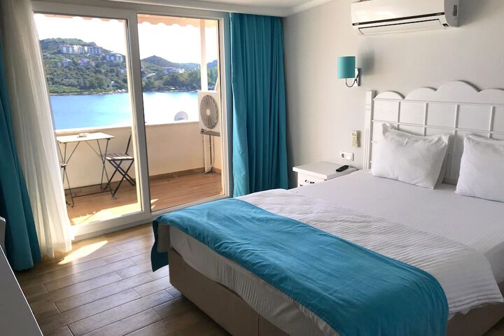 Room 6 of 52