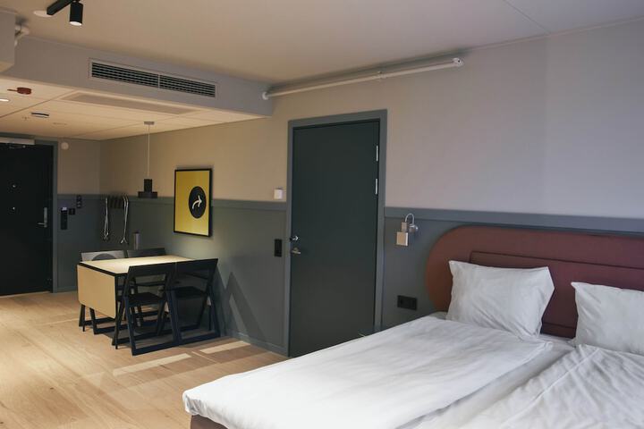 Room 4 of 44