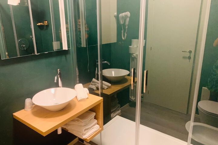 Room 42 of 92
