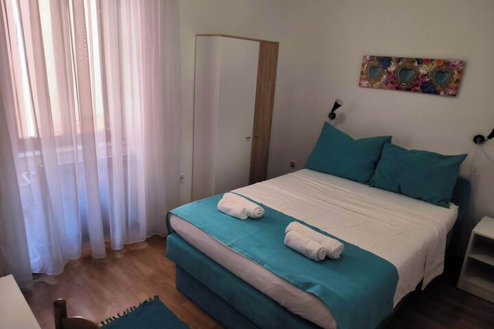 Room 7 of 44