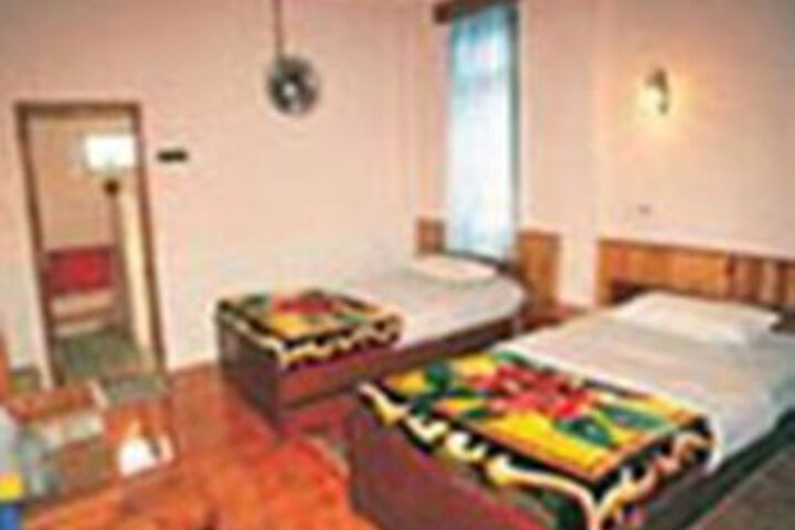 Room 7 of 11