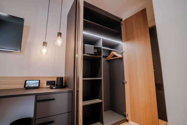 Room 42 of 130