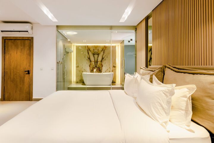 Room 25 of 86