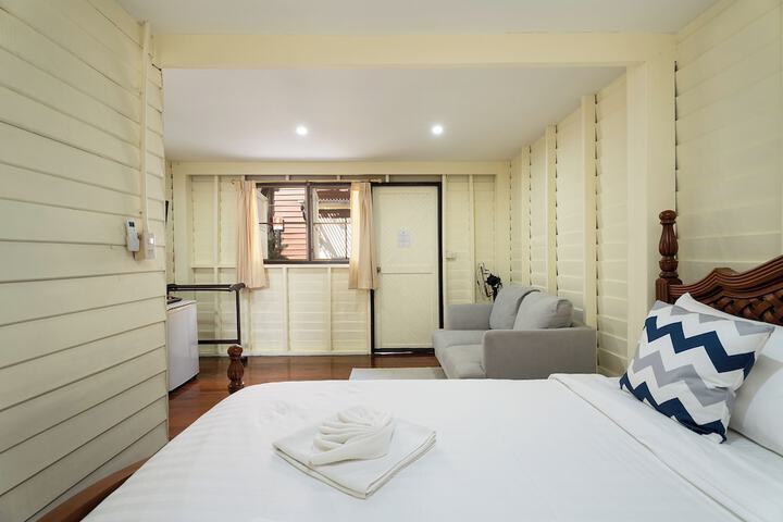 Room 27 of 53