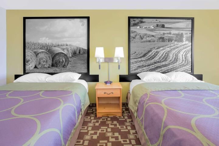 1 Queen Bed (33 of 35)