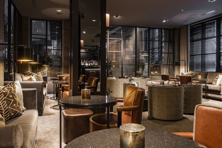 Lounge 62 of 65