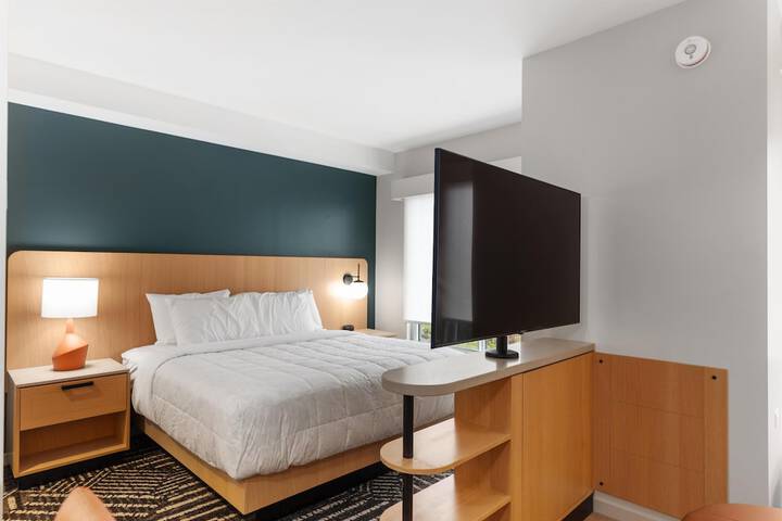 Room 14 of 103