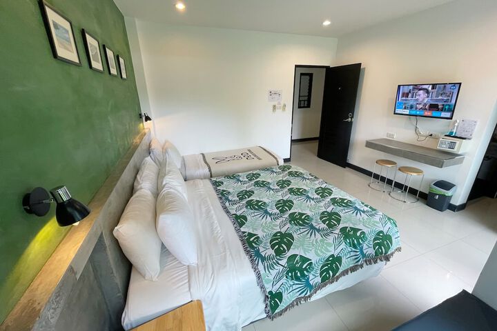 Room 27 of 60