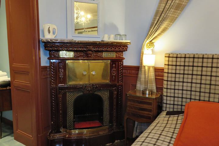 Room 8 of 81