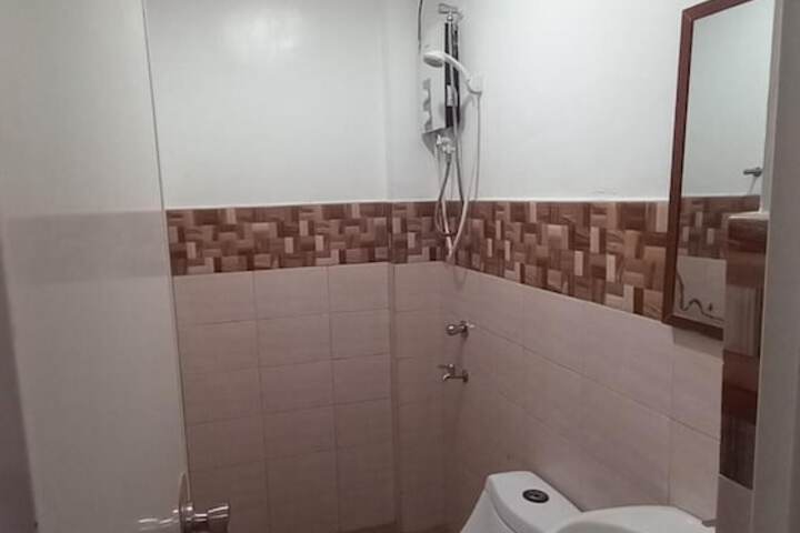 Room 9 of 12