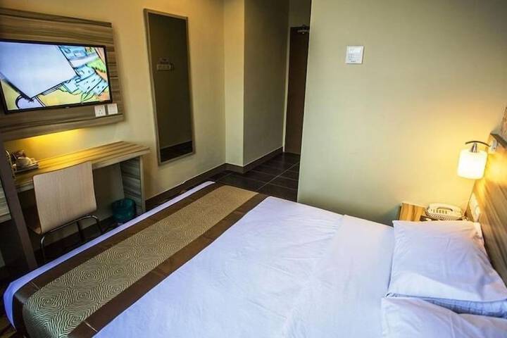 Room 16 of 30