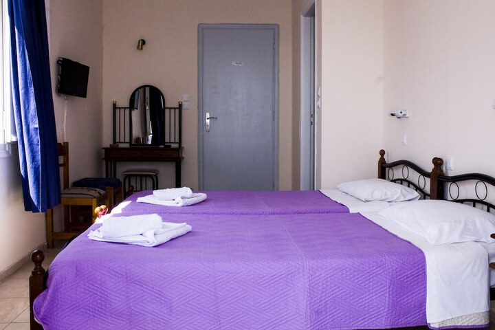 Room 4 of 23